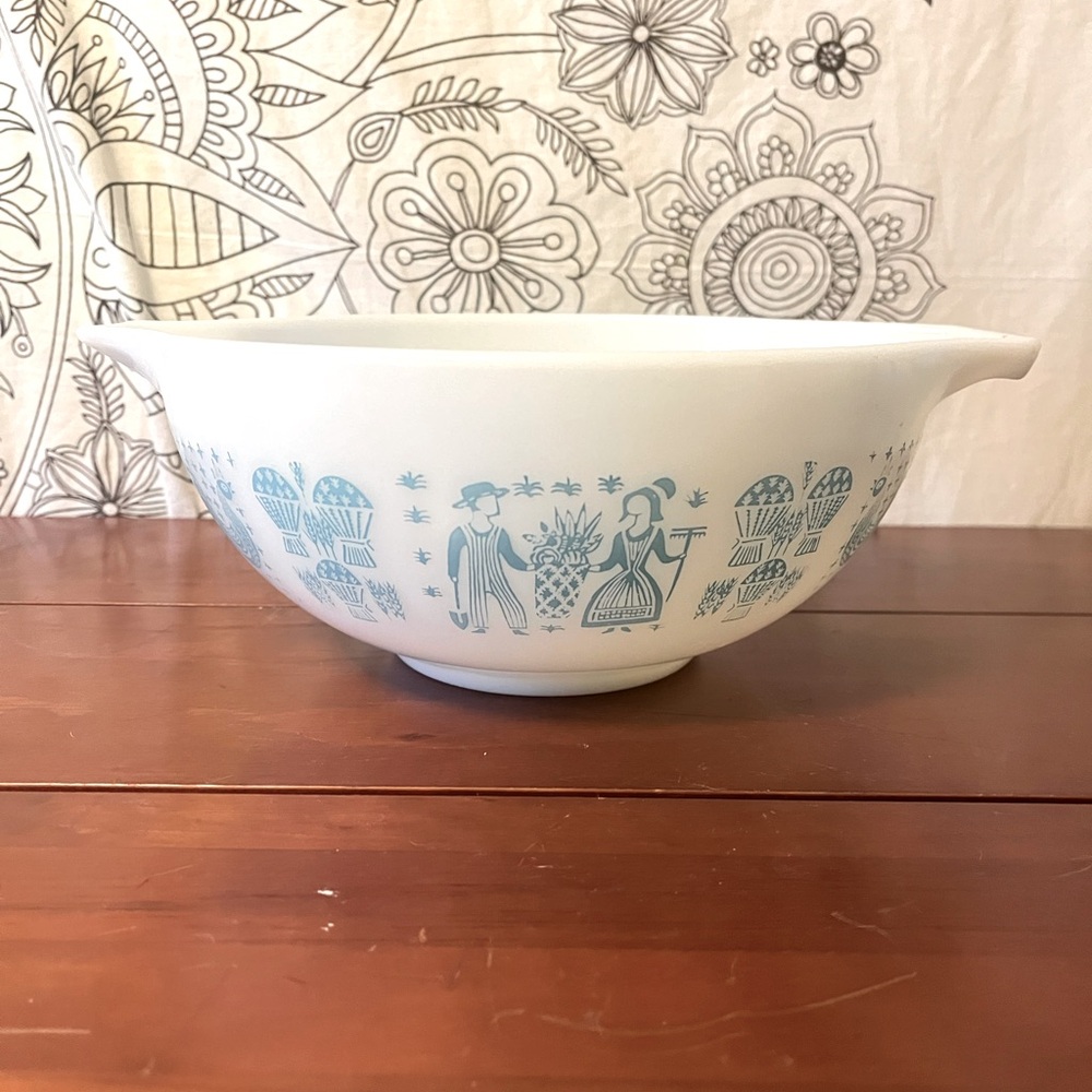 Vintage Pyrex Amish Butterprint 441 1 1/2 Pt Cinderella Bowl